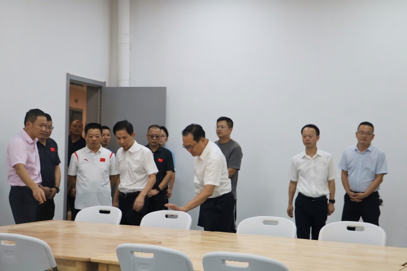 省體育局黨組書記、局長(zhǎng)李小平在九江調(diào)研2024年WTA江西網(wǎng)球公開賽籌備工作情況